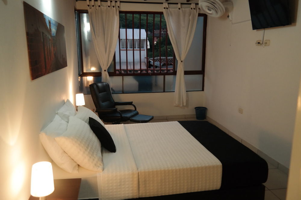 Otono Hostel San Gil Exterior photo